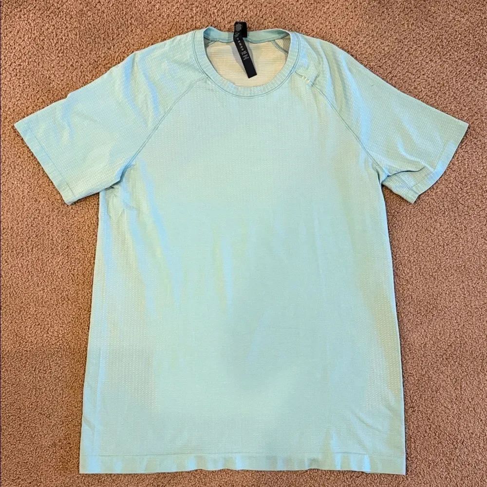 Lululemon Men’s Metal Vent Tech Short-Sleeve Shirt 2.0 Light Blue/Green Size M